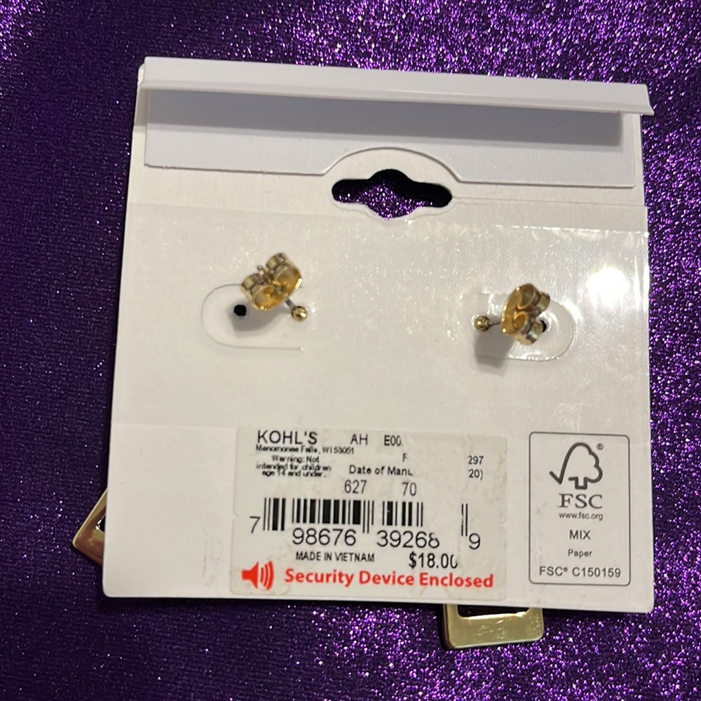 Elizabeth and James Earrings - Picture 3 of 5